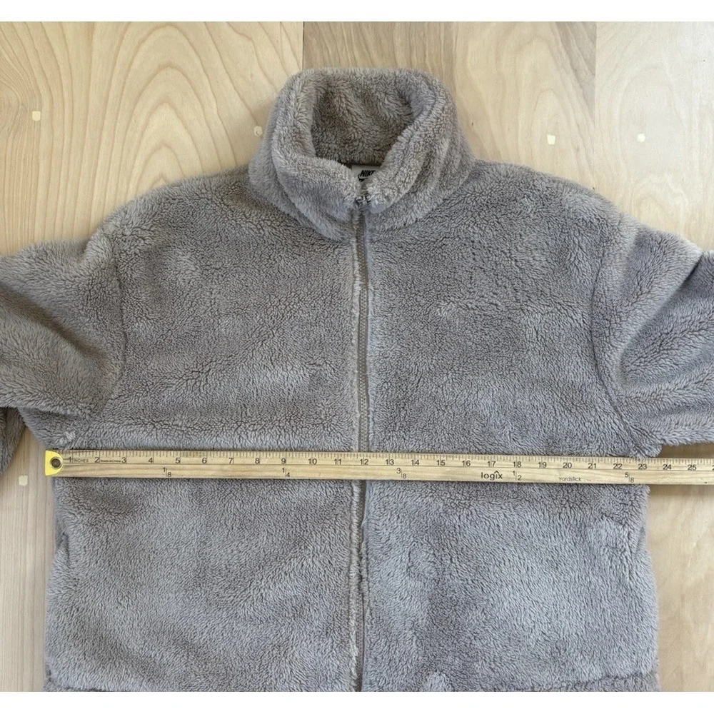 Nike Sportswear Essential Women's Size S High-Pile Fleece Jacket Taupe Oversized